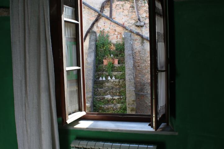 Room 13 of 52