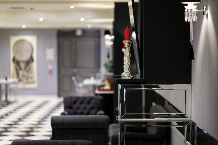 Entrance & Lobby