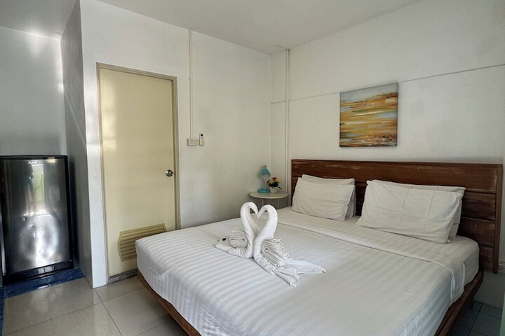 Room 14 of 28