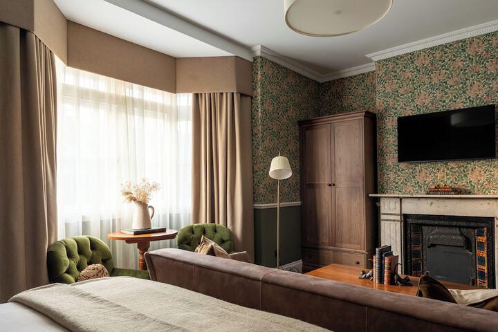 Room 47 of 190