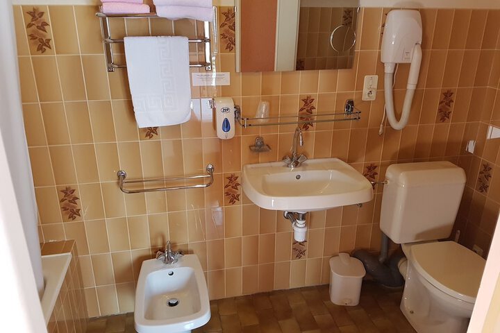 Room 50 of 91