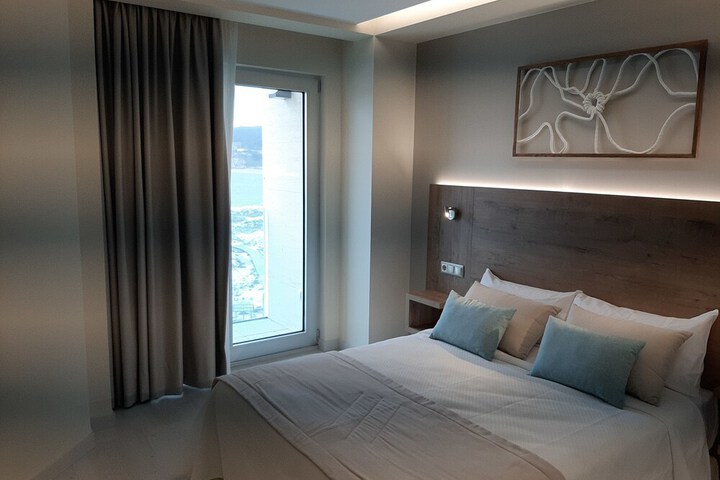 Room 8 of 30