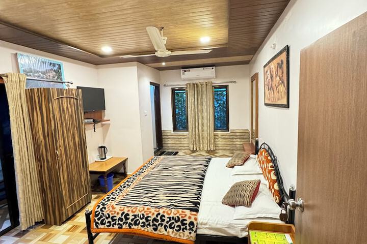 Room 12 of 26