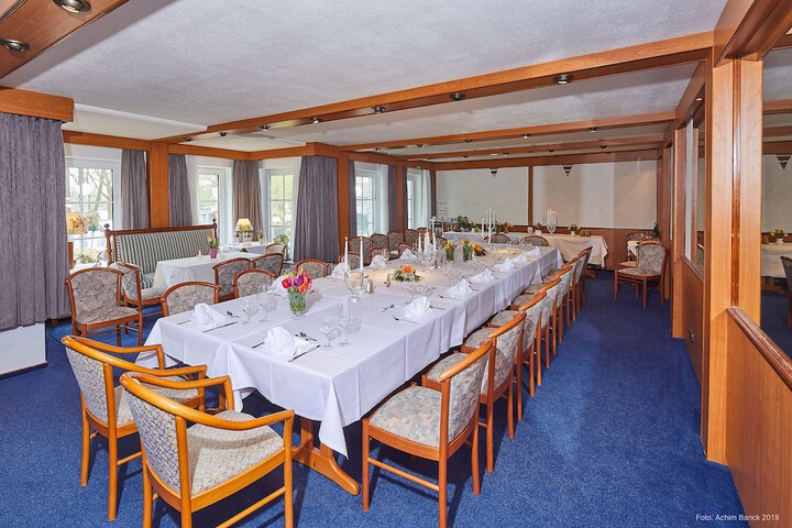 Ballroom/Hall 32 of 47
