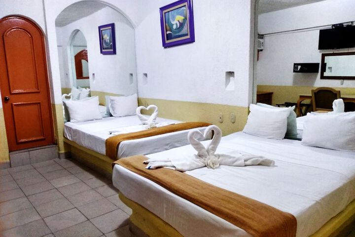 Room 4 of 33