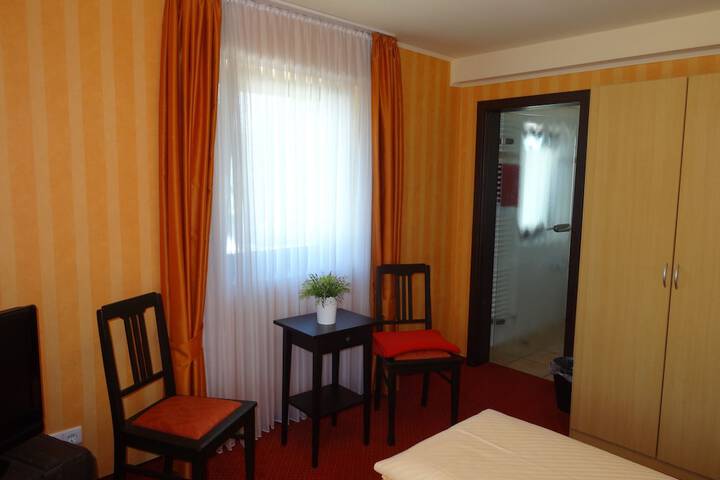 Room 7 of 35