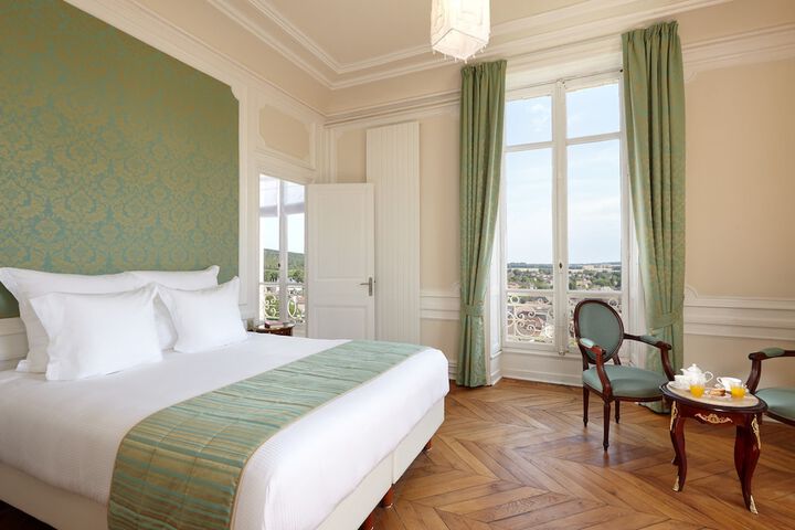 Room 10 of 62