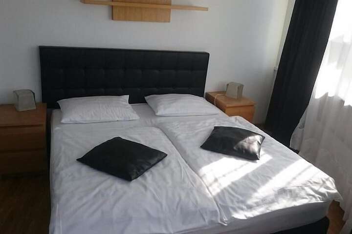 Room 27 of 88