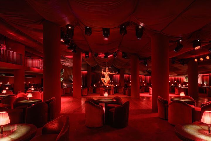 Ballroom/Hall 124 of 171