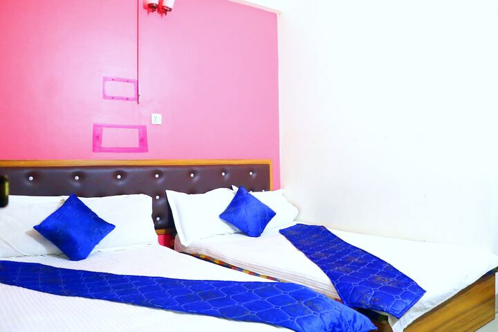 Room 14 of 22