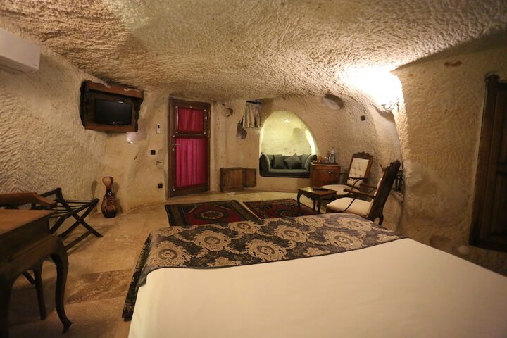Room 21 of 114