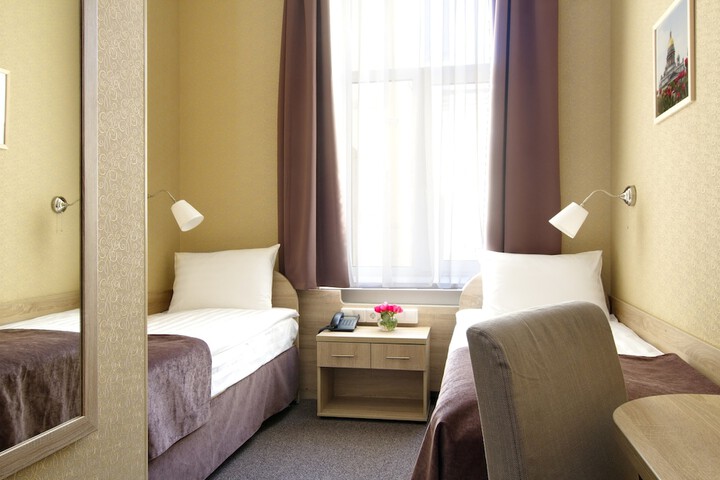 Room 7 of 39