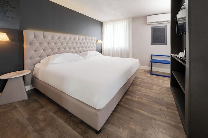 Room 20 of 80