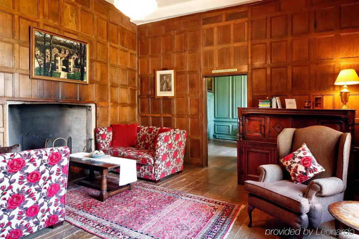 Room 3 of 18