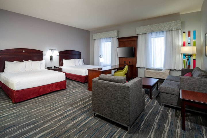 2 Queen Beds (23 of 24)