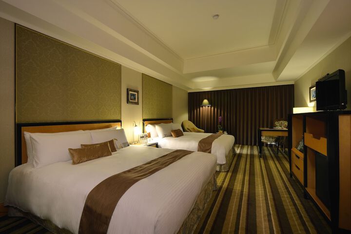 Room 6 of 44