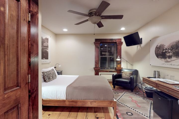 Room 7 of 26