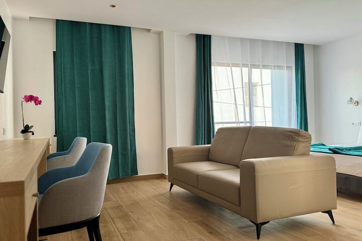 Room 10 of 11