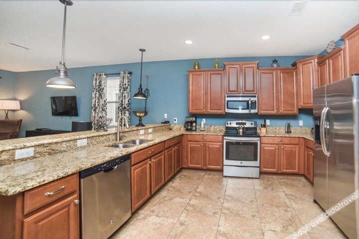 9Br 5BA Pool Home in ChampionsGate