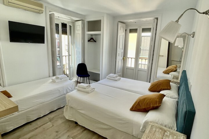 Room 9 of 50