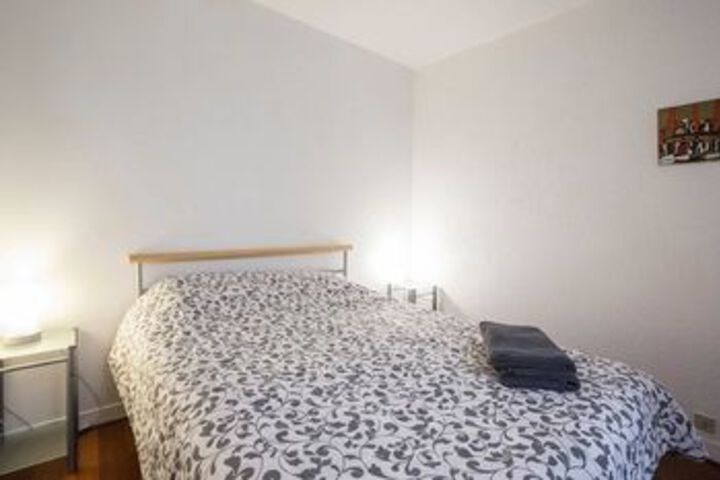 Room 32 of 83