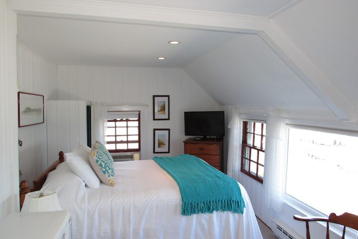 Double Bed City View Shared Bathroom (18 of 21)