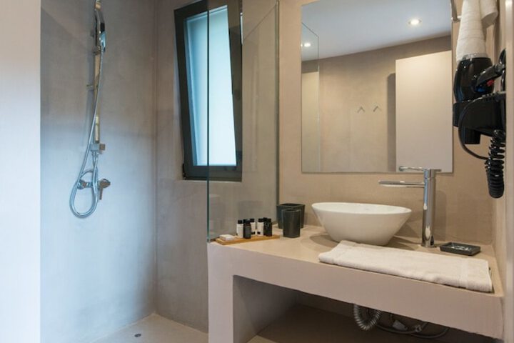 Room 15 of 46
