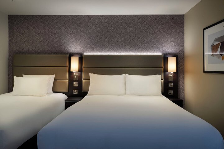 Room 6 of 42