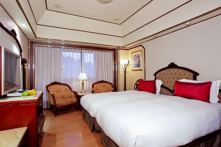 Room 18 of 40
