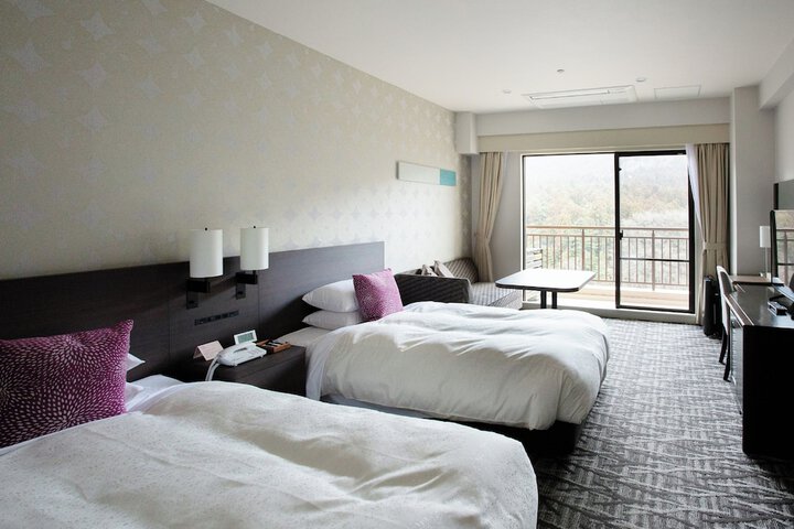 Room 3 of 20