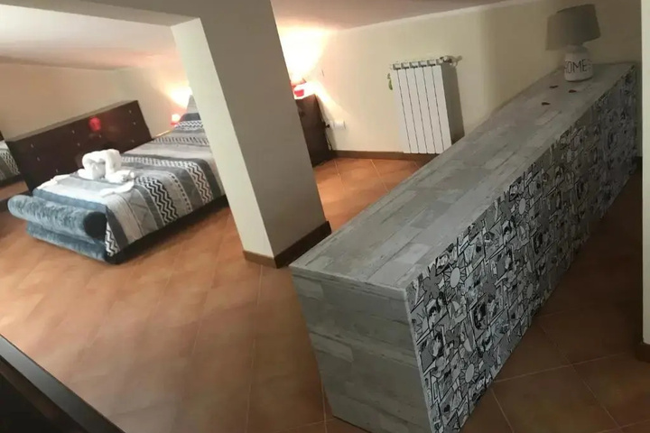 Room 2 of 6