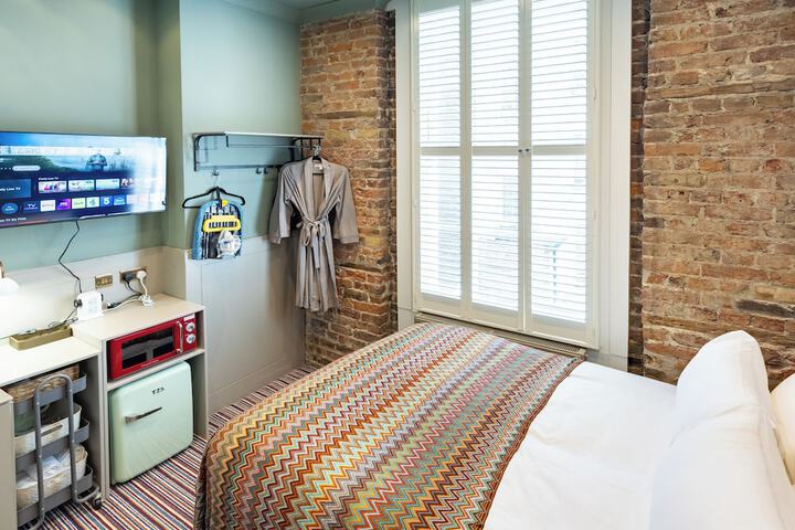 Room 206 of 344