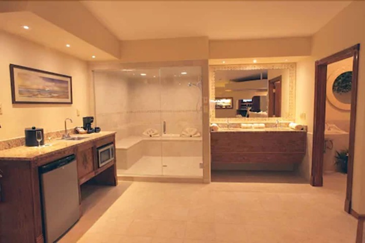 Room 6 of 42