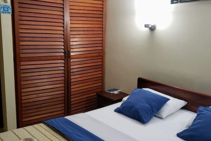Room 16 of 19