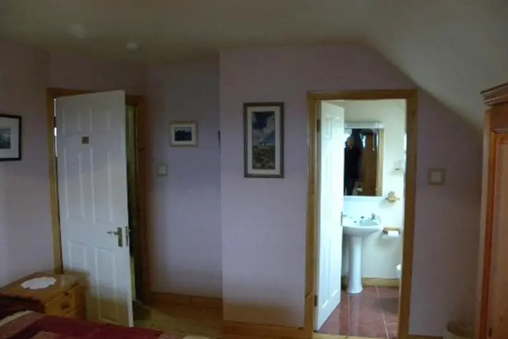 Room 5 of 10