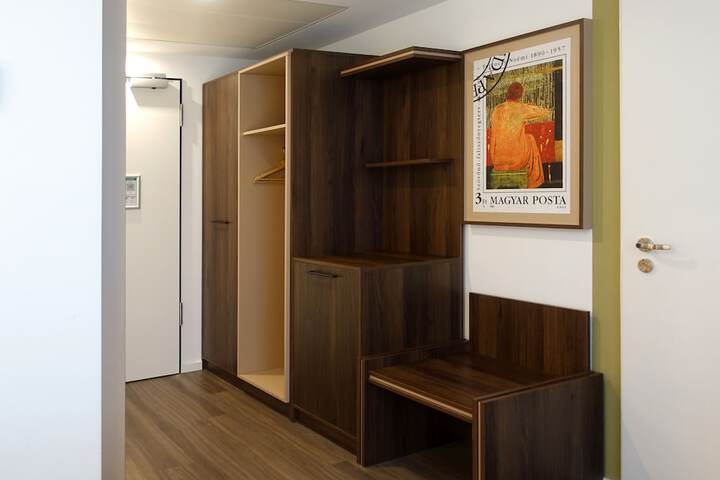 Room 7 of 88