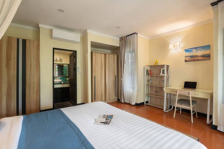 Room 10 of 211