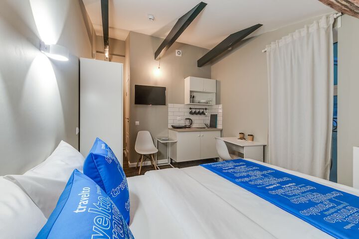 Room 2 of 12