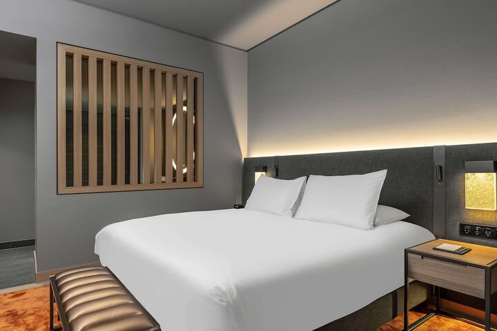 Room 32 of 125