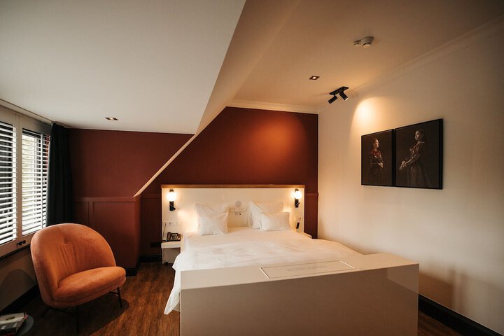 Room 42 of 96