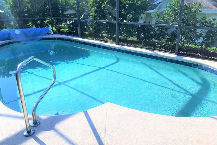 Pool 13 of 28