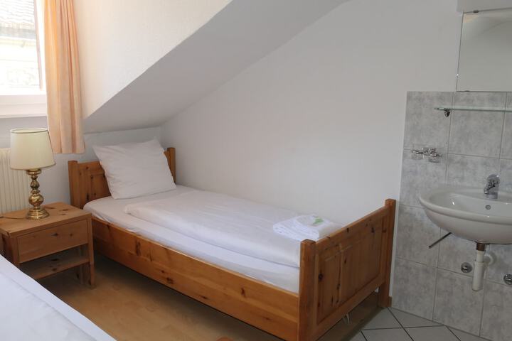 Room 10 of 49