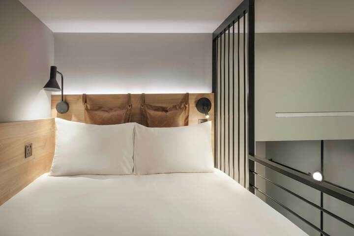 Room 4 of 52