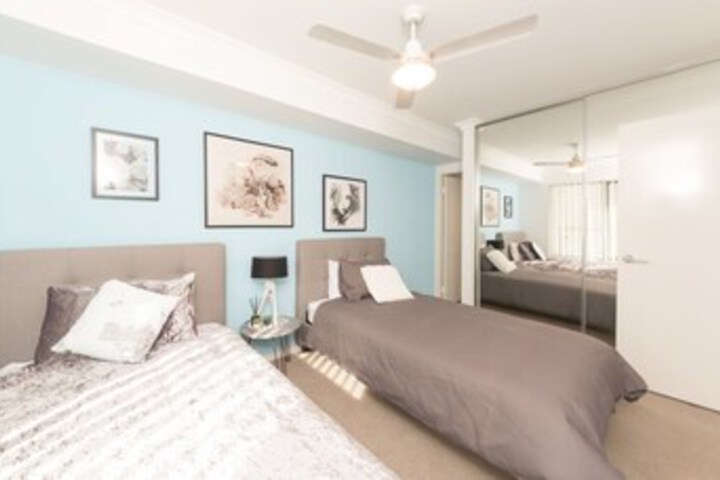 Room 6 of 17