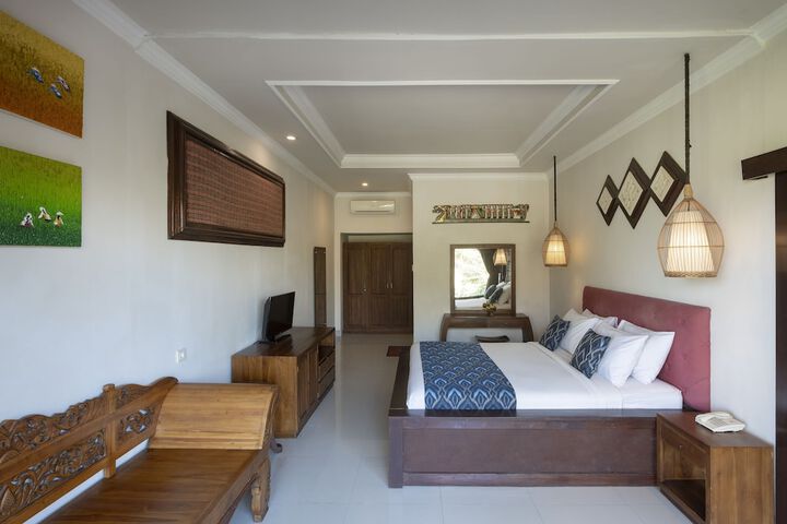 Room 8 of 84