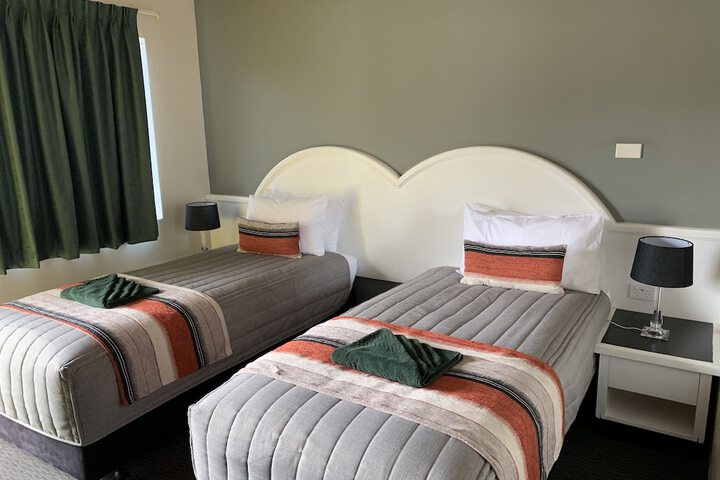 Room 10 of 36