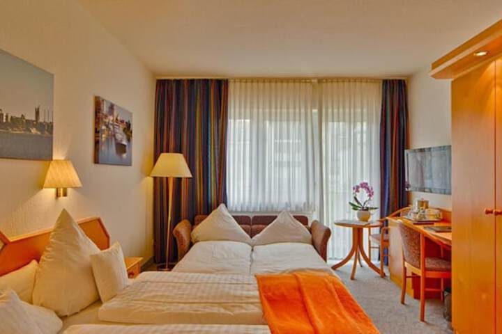Room 27 of 63