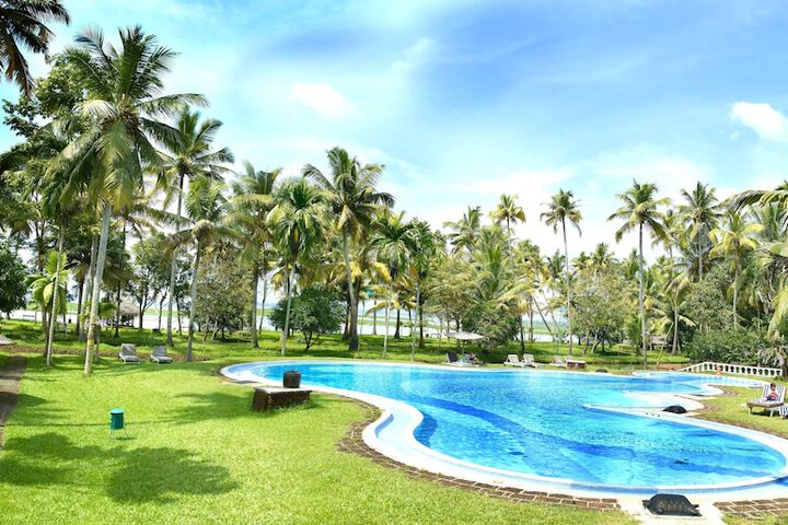 Pools & Facilities