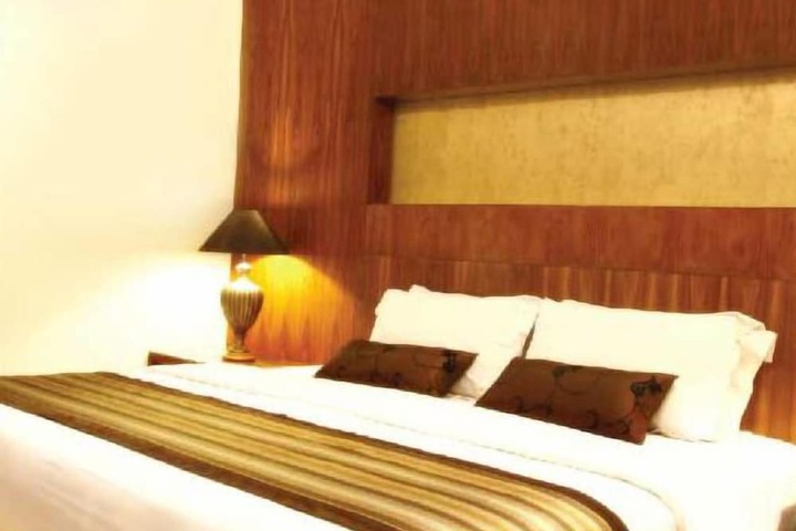 Room 4 of 19