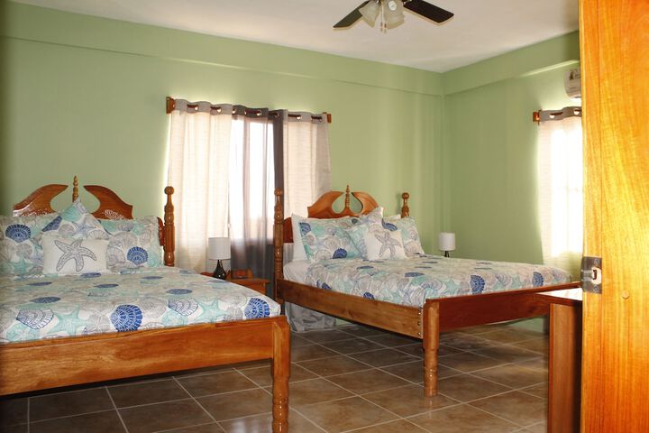 Room 4 of 37
